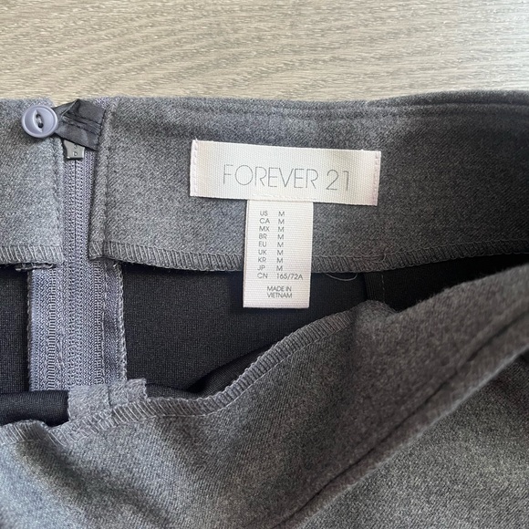 NWT Forever 21 Grey Zipper Accent Mini Skirt Size Medium - Picture 10 of 11